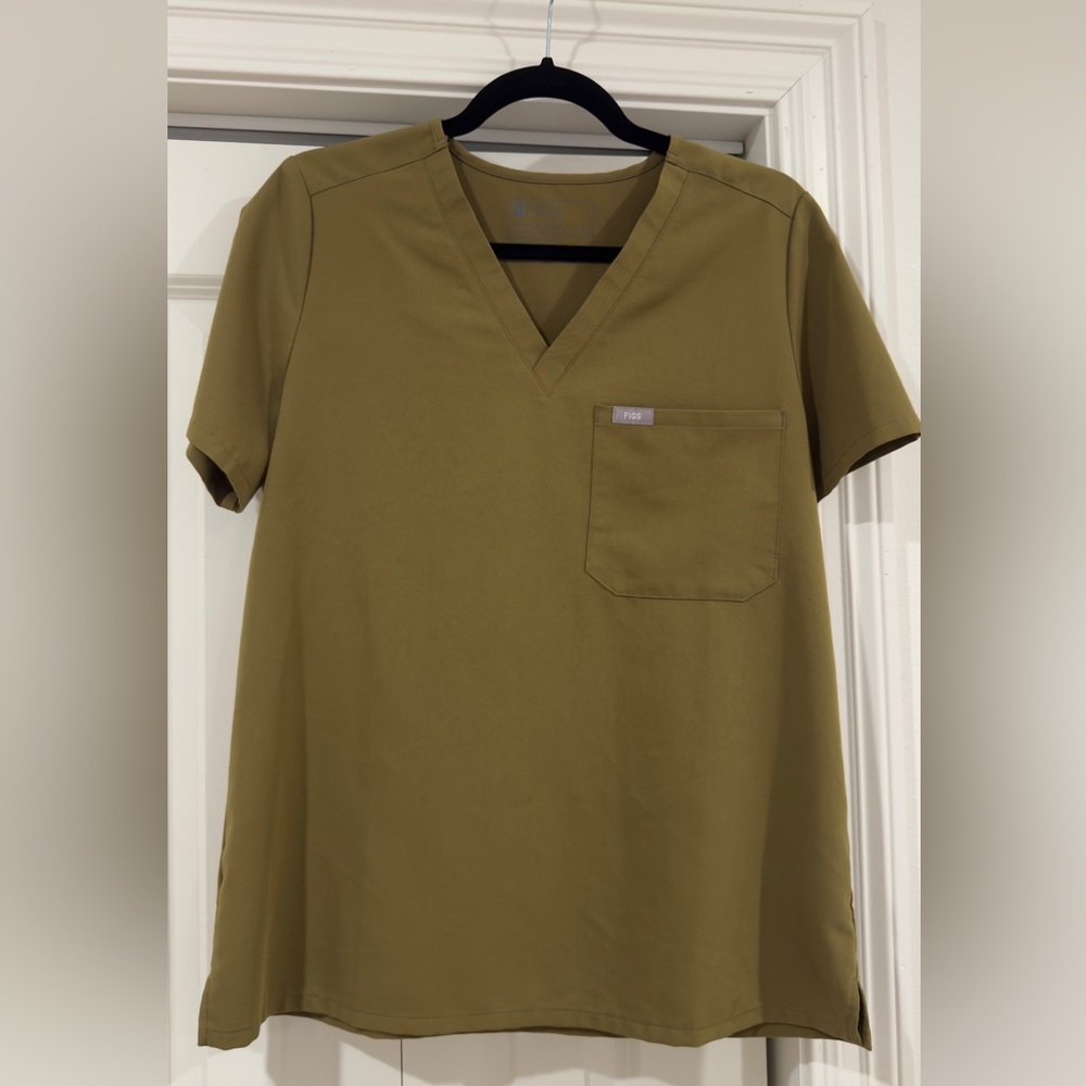 🩺 FIGS Catarina One-Pocket Scrub Top — Martini Olive